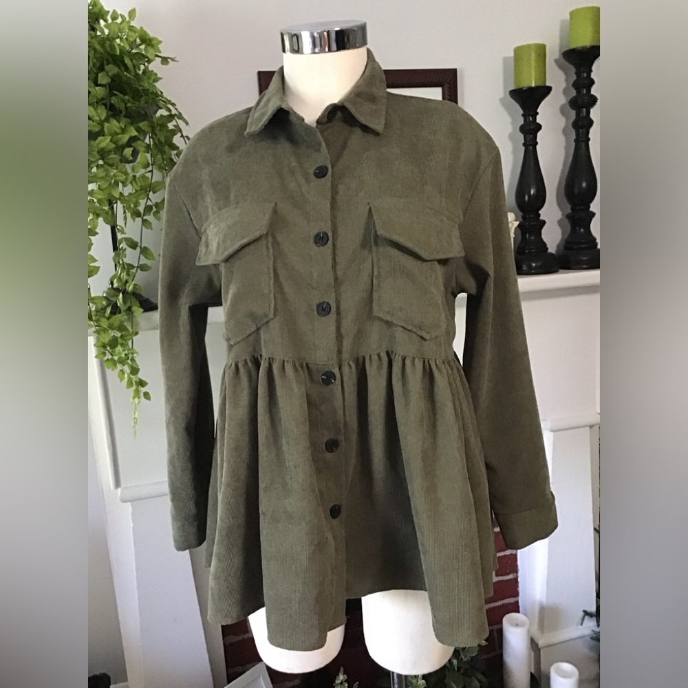 Emery Rose olive green corduroy button up long sleeve top.EUC